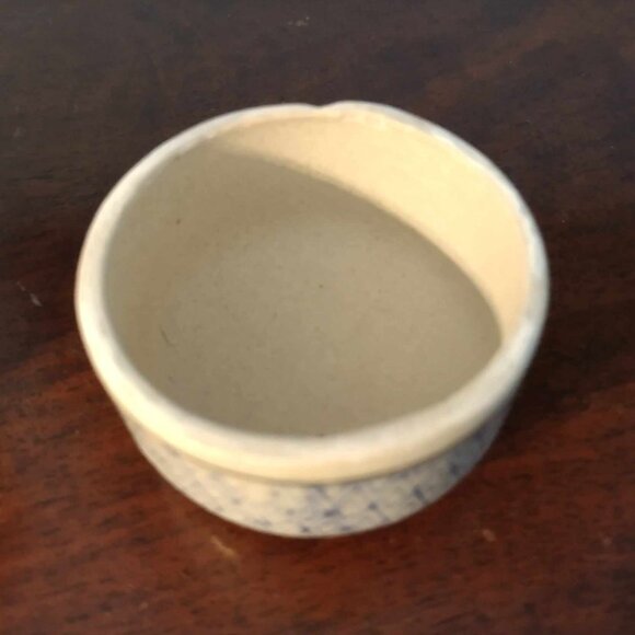 Vintage Teapot and Tea Jar With Embossed Floral Pattern - Picture 15 of 15